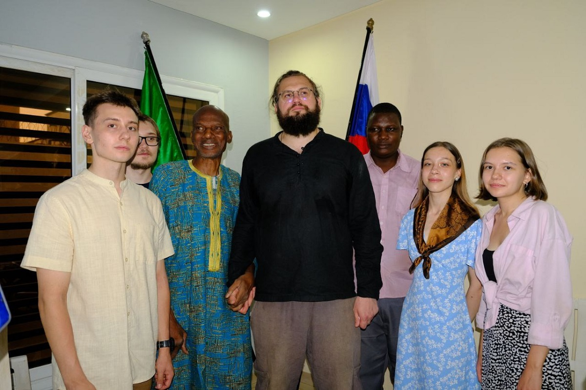 SPbU students and Artem Davydov in Russian House in Mali