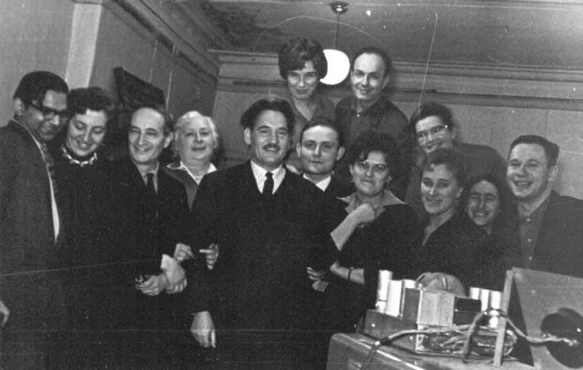 © SPbU Academics, doctoral students and research associates of&nbsp;Leningrad State University. Second from the left in&nbsp;the first row is&nbsp;Professor Margarita Matusevich. Third from the left in&nbsp;the first row is&nbsp;Professor Lev Zinder. Second from the right in&nbsp;the first row is&nbsp;Professor Mirra Gordina, third and fourth from the right in&nbsp;the first row are respectively Professor Nina Liubimova and Professor Liudmila Verbitskaya. First on&nbsp;the right in&nbsp;the top row is&nbsp;