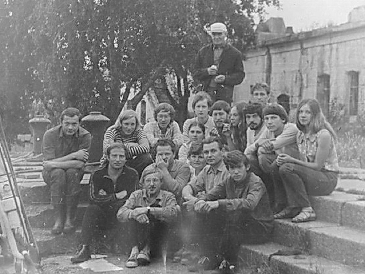 Students and lecturers of&nbsp;the Department of&nbsp;Oceanology at&nbsp;Leningrad State University and the crew of&nbsp;the schooner "Leningrad" at&nbsp;the Totleben Fort in&nbsp;the Gulf of&nbsp;Finland during survey work for the Flood Prevention Facility project, 1974. Standing&nbsp;&mdash; Captain of&nbsp;the schooner Ivan Matveev (photo by&nbsp;V&nbsp;Komyshenets)