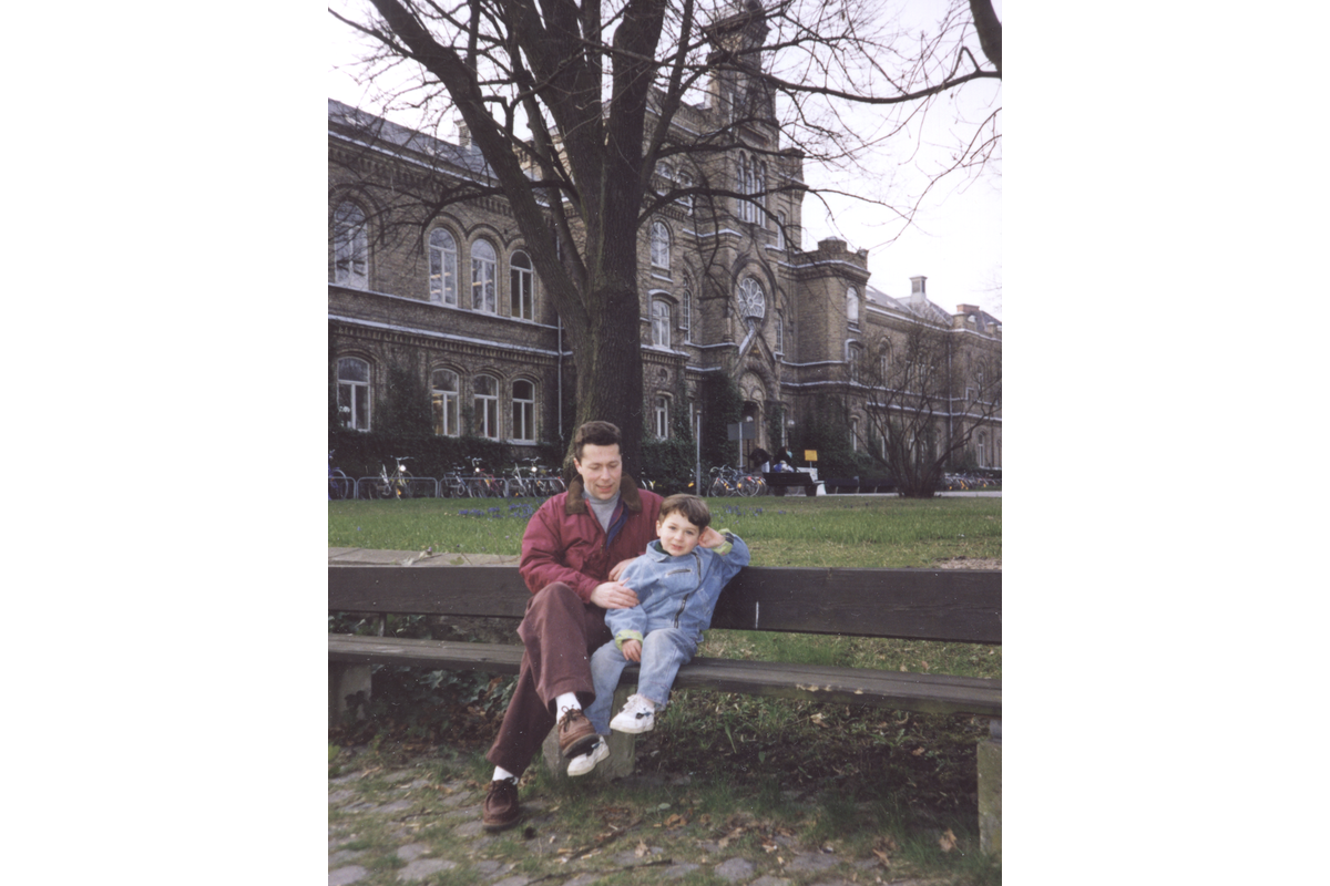 Vadim Kukushkin with his son in Lund University’s courtyard. Source: Vadim Kukushkin